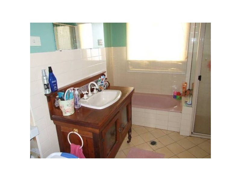 37 Close Street, Parkes NSW 2870