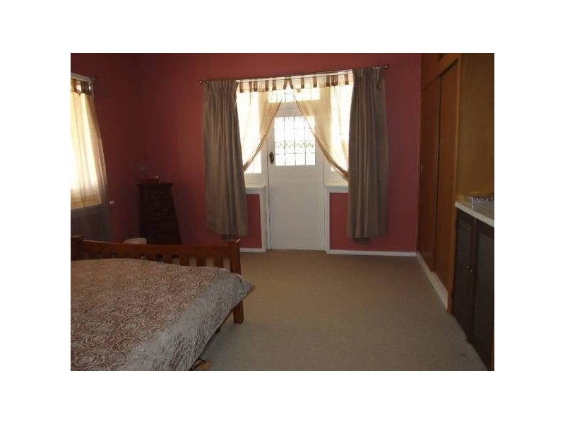 37 Close Street, Parkes NSW 2870