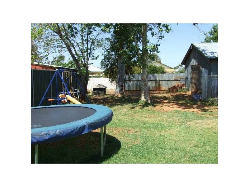 37 Close Street, Parkes NSW 2870