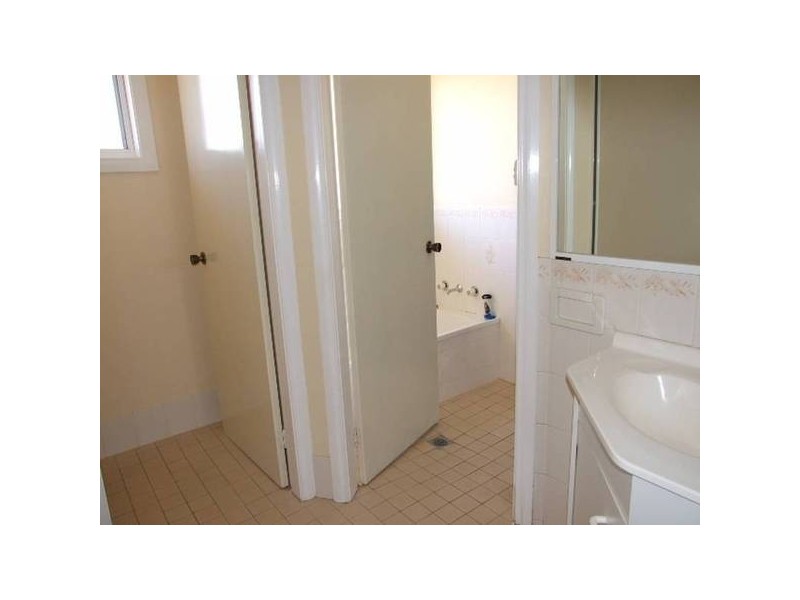 29 Blaxland Street, Parkes NSW 2870