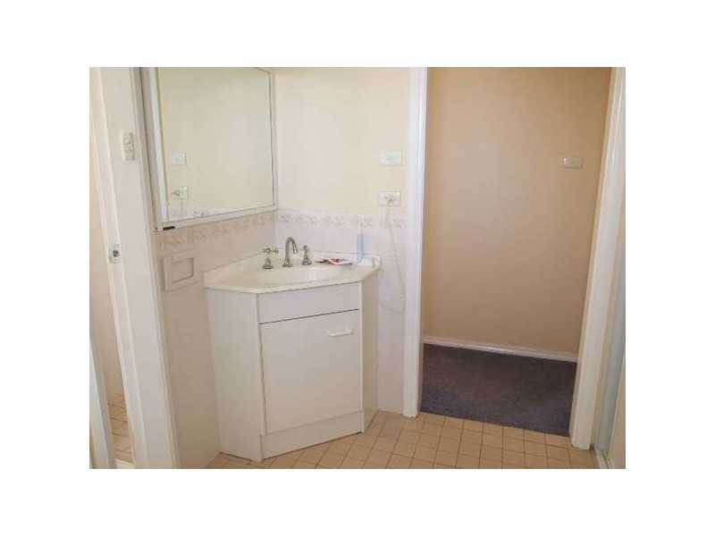 29 Blaxland Street, Parkes NSW 2870