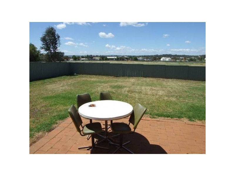 29 Blaxland Street, Parkes NSW 2870