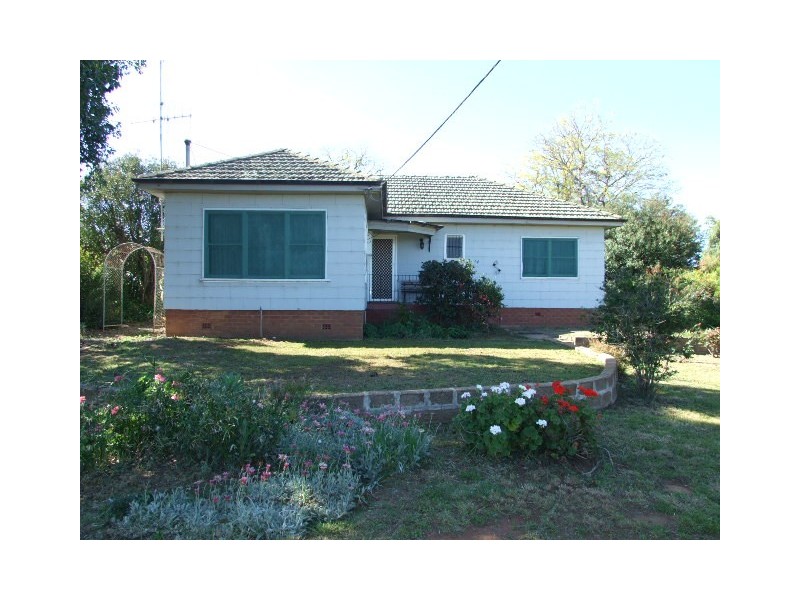 14 Want Street, Parkes NSW 2870