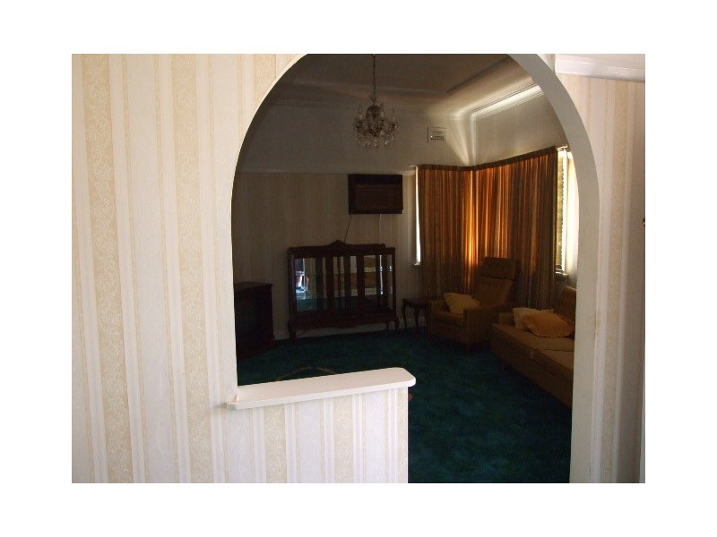 1 Armstrong Street, Parkes NSW 2870
