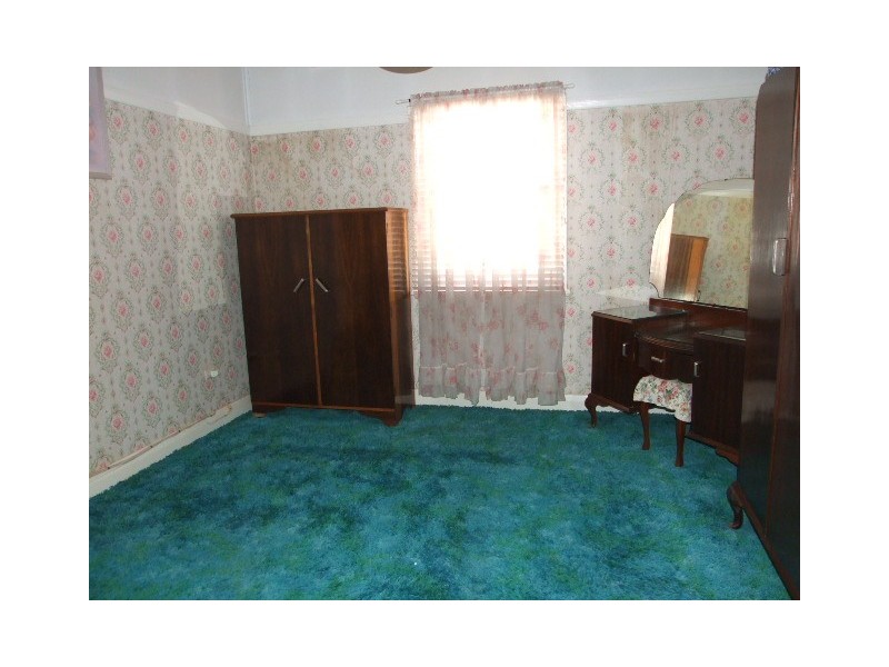 1 Armstrong Street, Parkes NSW 2870