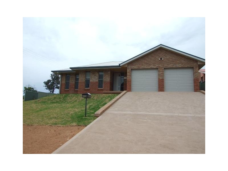23 Park Street, Parkes NSW 2870