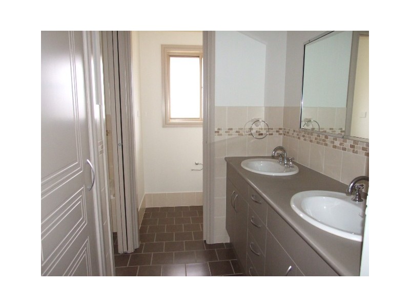 23 Park Street, Parkes NSW 2870