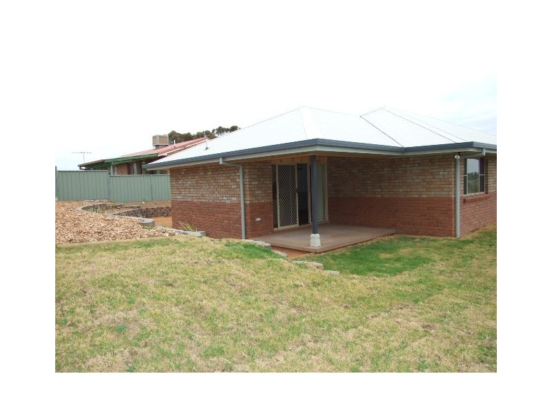 23 Park Street, Parkes NSW 2870