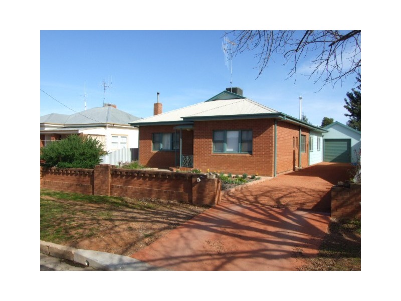 12 Armstrong Street, Parkes NSW 2870