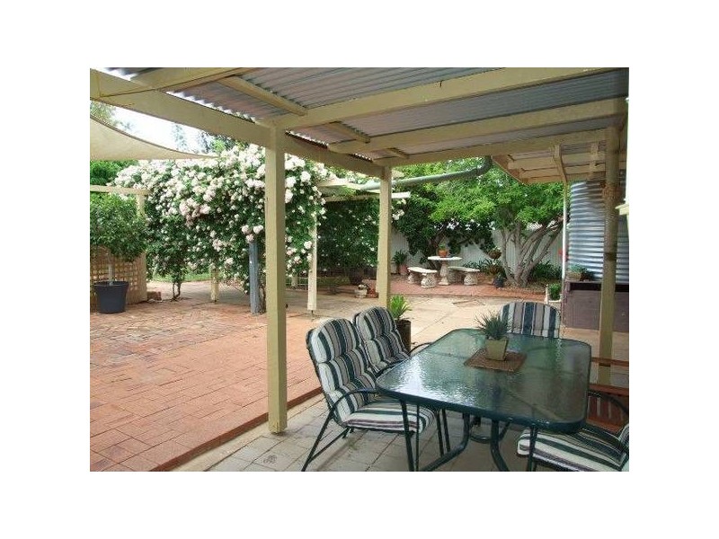 38 Bushman Street, Parkes NSW 2870