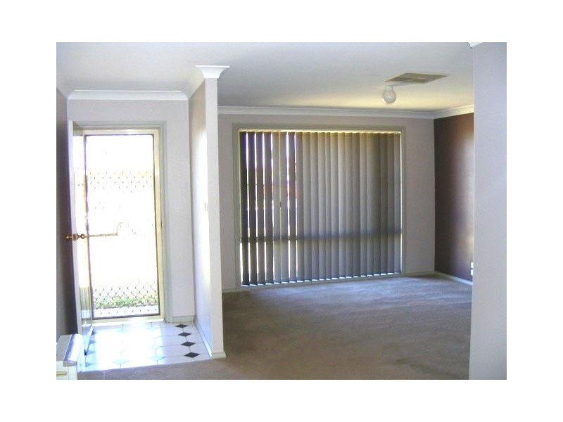 18 Thomas Tom Cres, Parkes NSW 2870