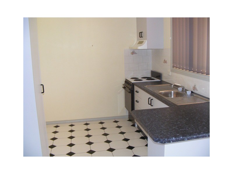 18 Thomas Tom Cres, Parkes NSW 2870