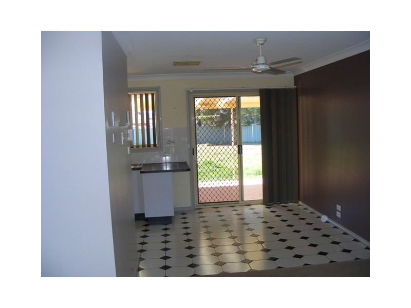 18 Thomas Tom Cres, Parkes NSW 2870