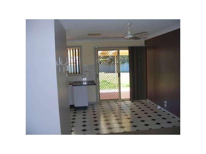 18 Thomas Tom Cres, Parkes NSW 2870