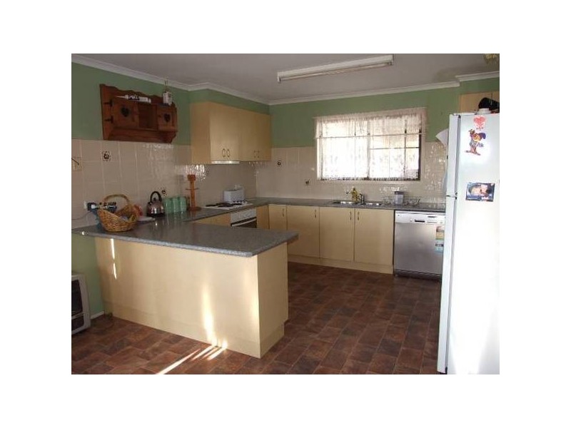 25 Lawson Street, Parkes NSW 2870