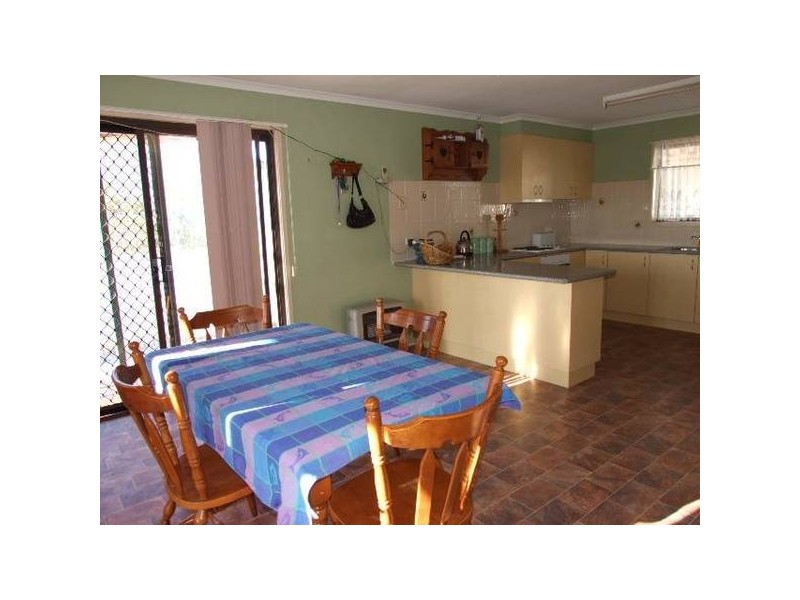 25 Lawson Street, Parkes NSW 2870