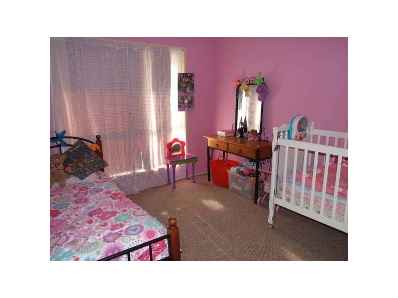 25 Lawson Street, Parkes NSW 2870