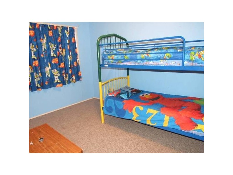 25 Lawson Street, Parkes NSW 2870