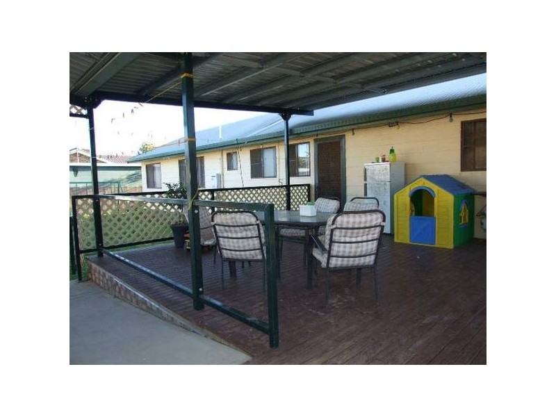 25 Lawson Street, Parkes NSW 2870