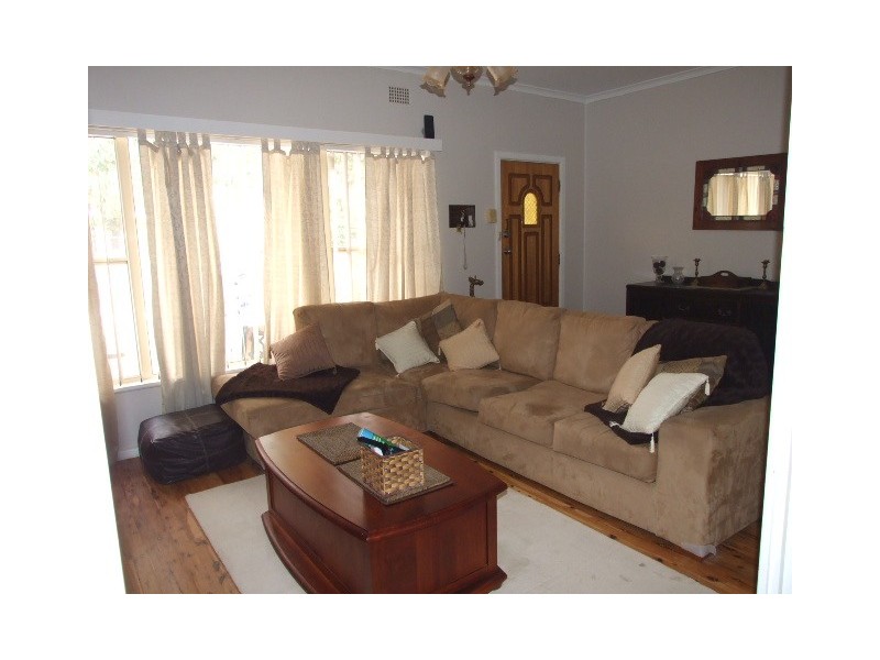 15 Victoria Street, Parkes NSW 2870