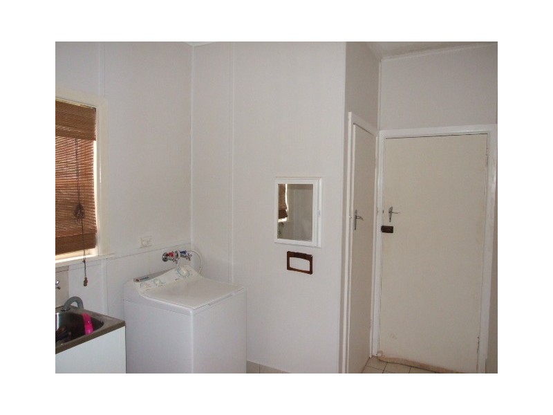 15 Victoria Street, Parkes NSW 2870