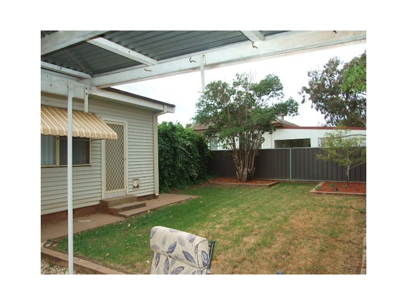 15 Victoria Street, Parkes NSW 2870