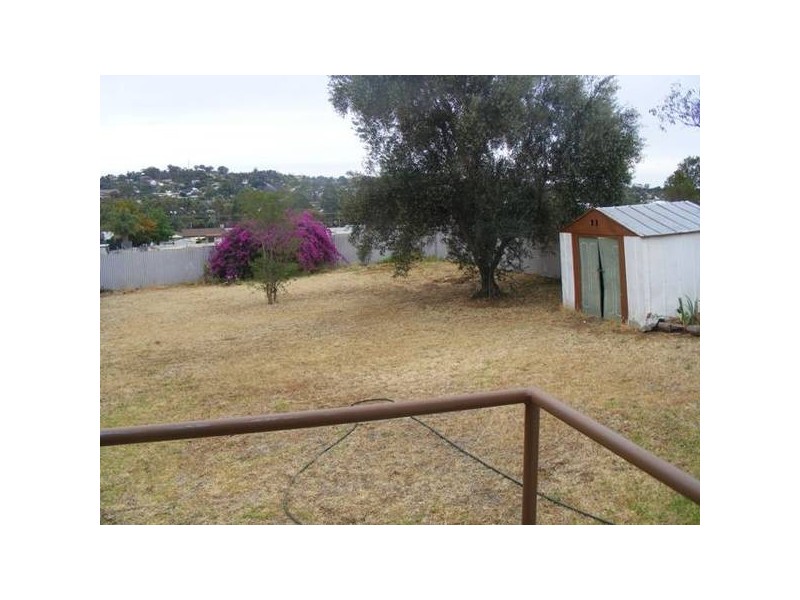 60 Medlyn Street, Parkes NSW 2870