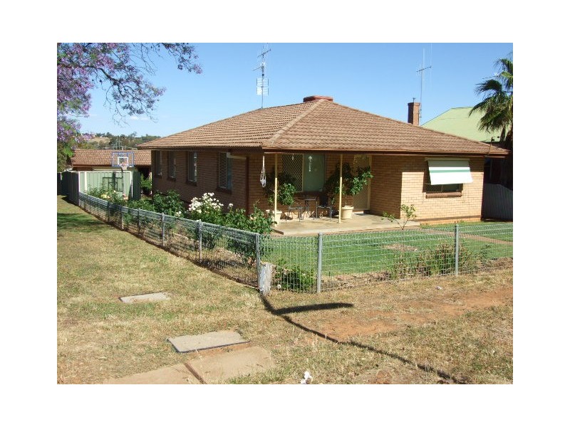 11A Coleman Road, Parkes NSW 2870