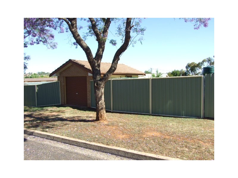 11A Coleman Road, Parkes NSW 2870