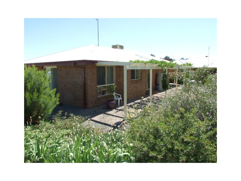 15 Basil Ave, Parkes NSW 2870
