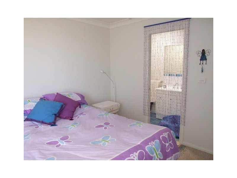 15 Basil Ave, Parkes NSW 2870