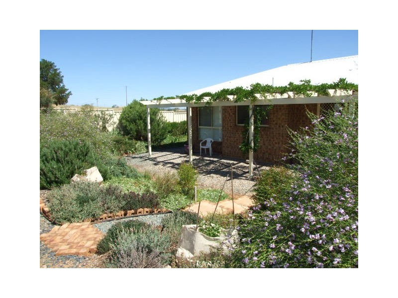 15 Basil Ave, Parkes NSW 2870