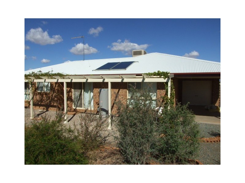 15 Basil Ave, Parkes NSW 2870