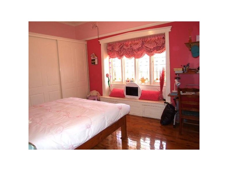 8 East Street, Parkes NSW 2870