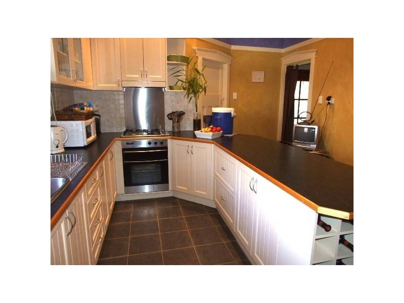 8 East Street, Parkes NSW 2870