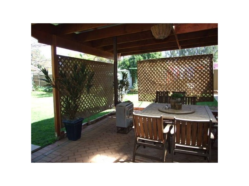 8 East Street, Parkes NSW 2870