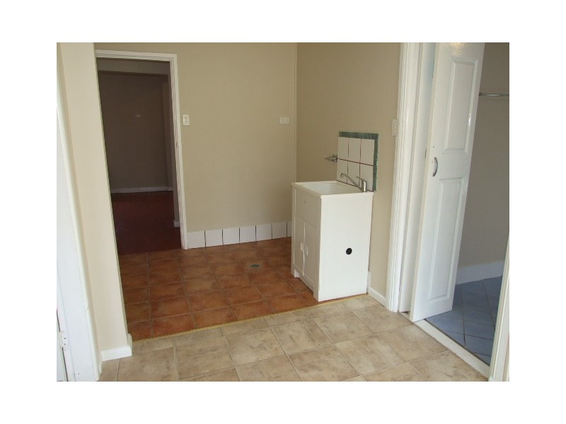 4 Thornbury Street, Parkes NSW 2870