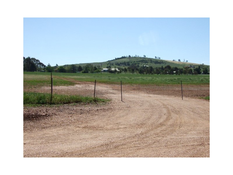 139 Tanks Lane, Parkes NSW 2870