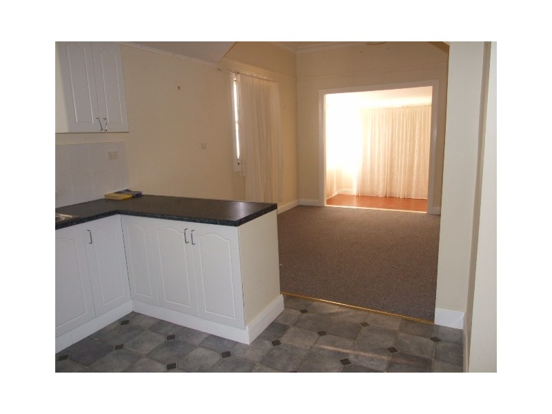 21 Jones Street, Parkes NSW 2870