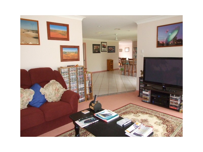 21 Glenburnie Close, Parkes NSW 2870