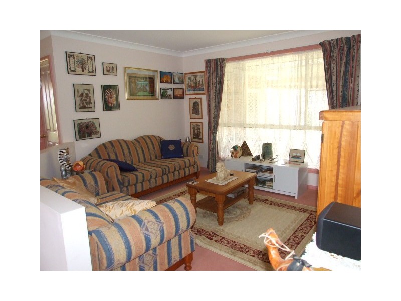 21 Glenburnie Close, Parkes NSW 2870