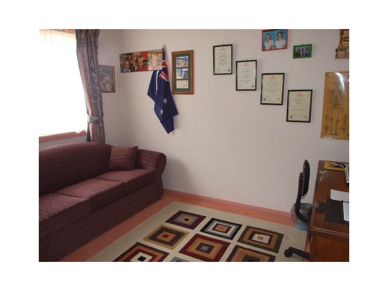 21 Glenburnie Close, Parkes NSW 2870