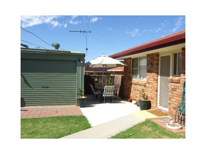 21 Glenburnie Close, Parkes NSW 2870