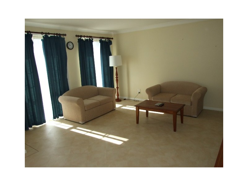 6 Carinya Street, Parkes NSW 2870