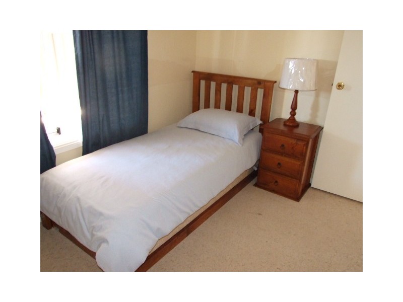 6 Carinya Street, Parkes NSW 2870