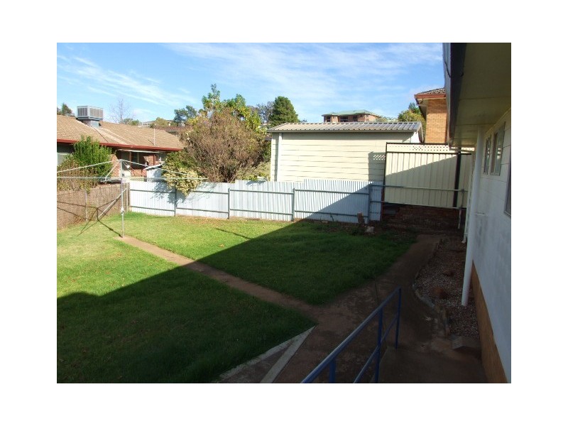 31 Barton Street, Parkes NSW 2870