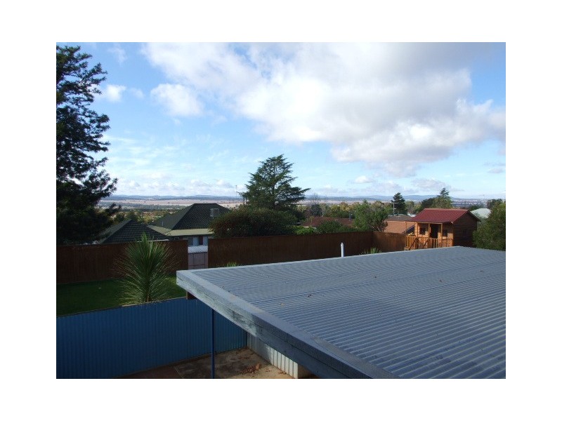 31 Barton Street, Parkes NSW 2870