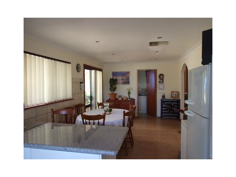 17 Bowler Street, Eugowra NSW 2806