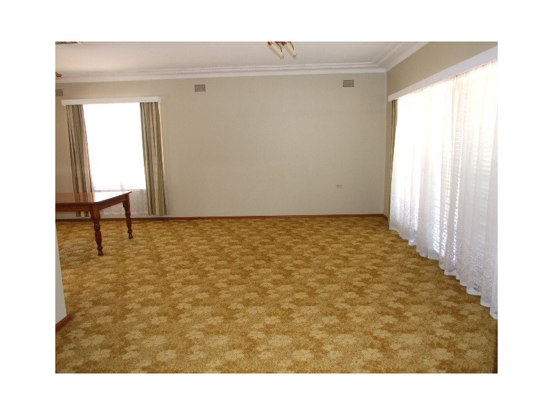 65 Bogan Street, Parkes NSW 2870