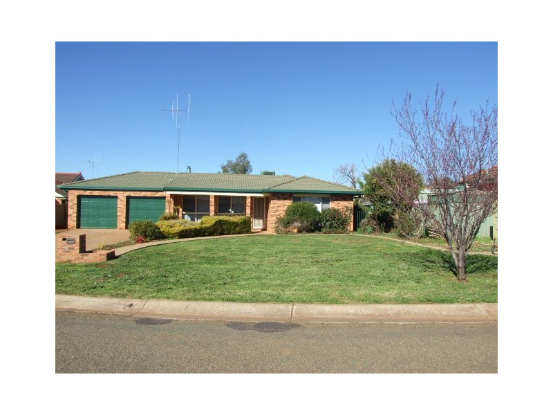 3 Golden Bar Drive, Parkes NSW 2870
